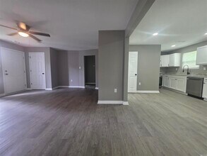 407 Rock St in North Little Rock, AR - Foto de edificio - Building Photo