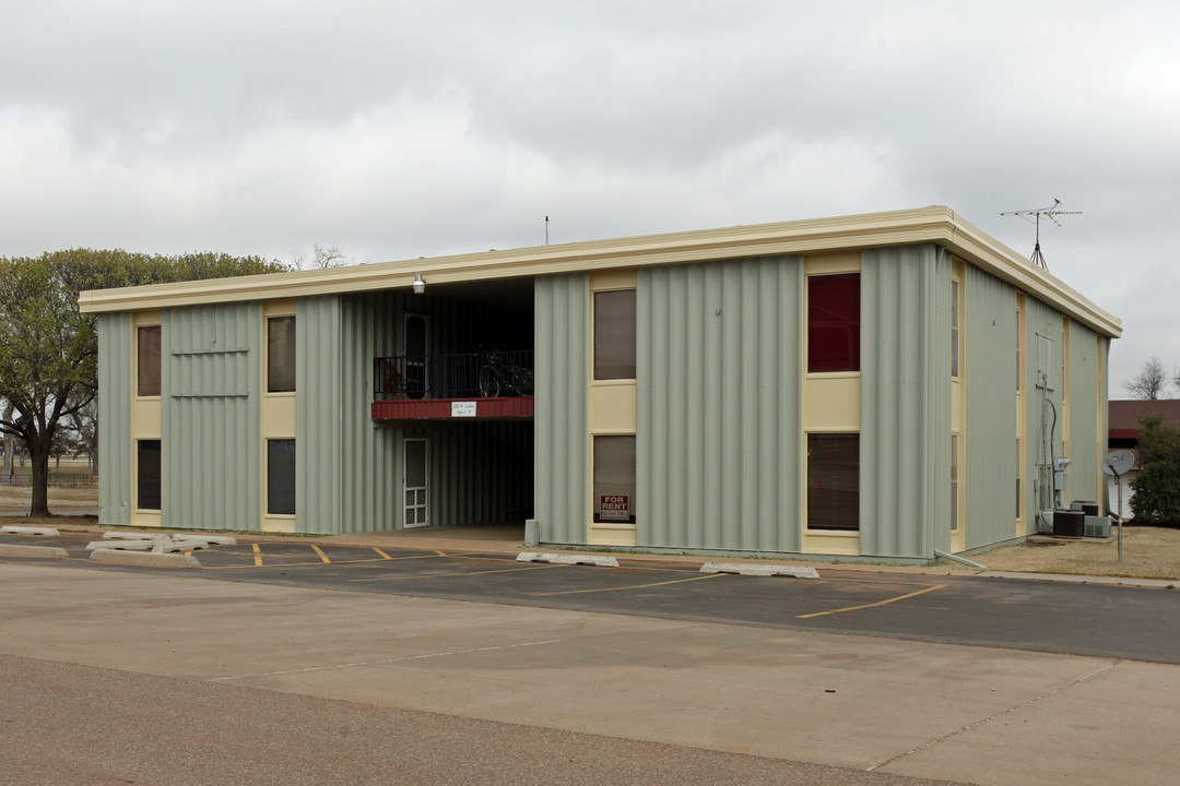 Parkview Apartments in El Reno, OK - Building Photo