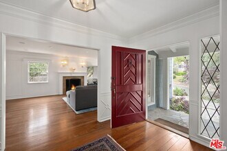 2825 Haddington Dr in Los Angeles, CA - Building Photo - Building Photo