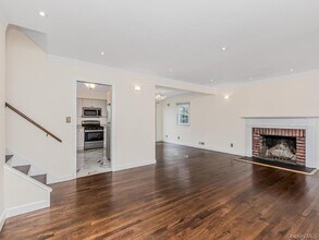 42 Tower Hill Dr in Port Chester, NY - Building Photo - Building Photo