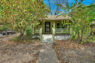 920 E 46th St in Austin, TX - Building Photo