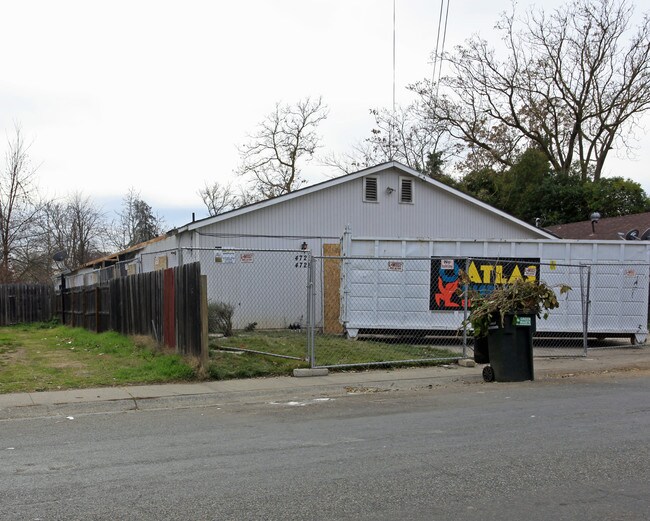 4724 Parker Ave in Sacramento, CA - Foto de edificio - Building Photo