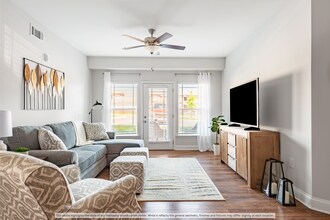 Hathaway at Lake Norman Apartments in Denver, NC - Foto de edificio - Building Photo