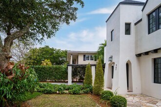 467 NE 55th Terrace in Miami, FL - Building Photo - Building Photo