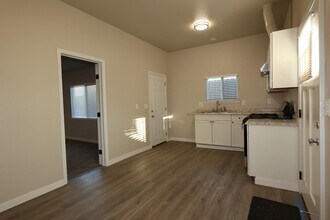 1461 N Ferger Ave in Fresno, CA - Building Photo - Building Photo