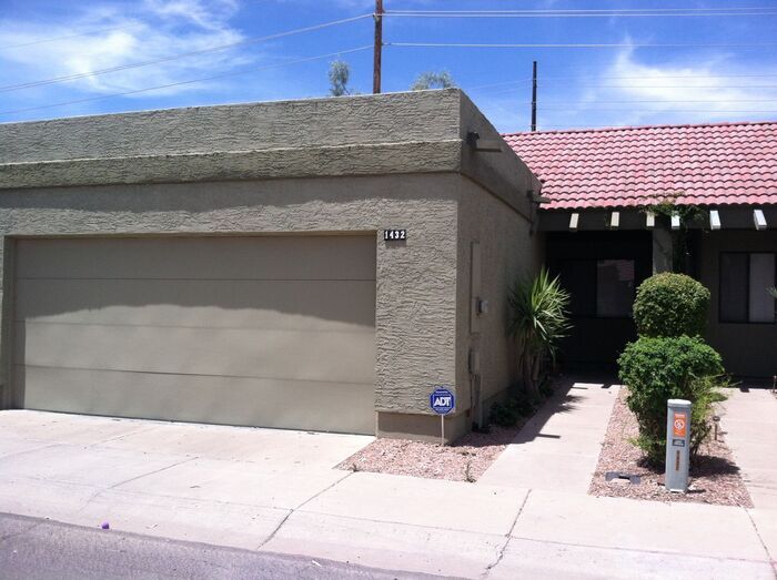 1432 N Dorsey Ln in Tempe, AZ - Building Photo