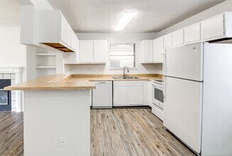 2900 Jadewood Ct in Austin, TX - Building Photo - Building Photo