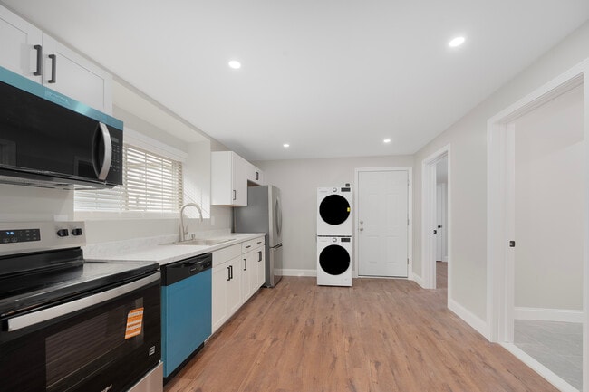 28 Grosvenor Ave, Unit G in Providence, RI - Building Photo - Building Photo