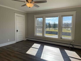 324 W Water St, Unit 2 in Painted Post, NY - Building Photo