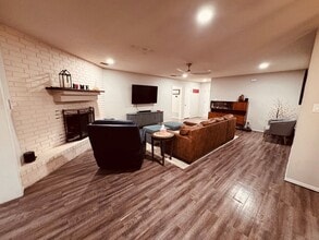 249 Wedgewood Ln in Kerrville, TX - Building Photo - Building Photo