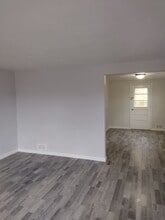 3050 Canbet Dr in Pittsburgh, PA - Building Photo - Building Photo