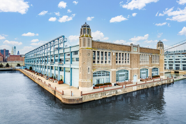 Pier 3 in Philadelphia, PA - Foto de edificio - Building Photo