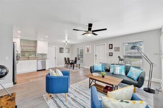 4315 W Main St in Tampa, FL - Building Photo - Building Photo