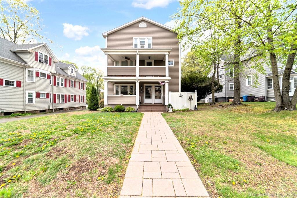 912 Corbin Ave in New Britain, CT - Building Photo