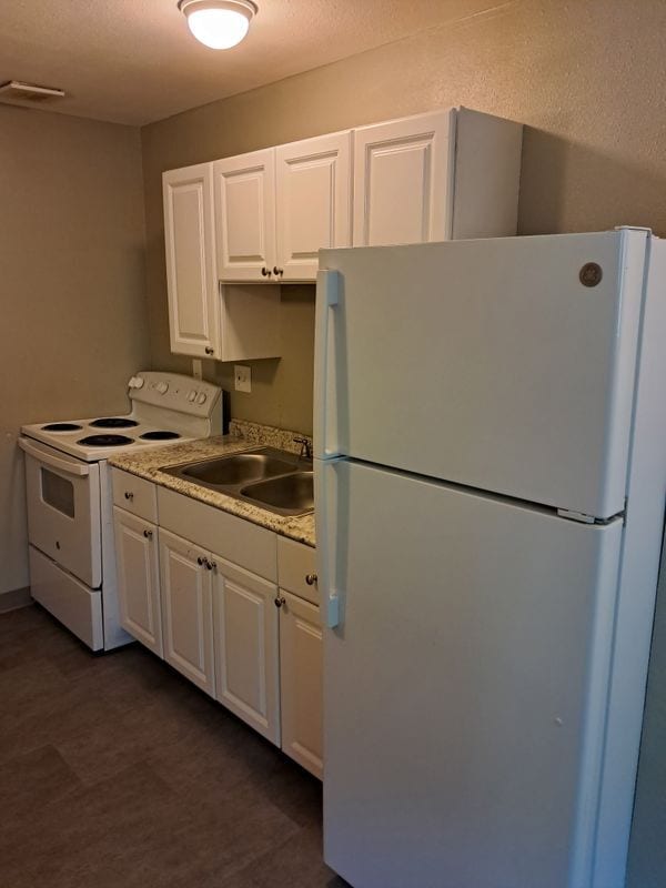 1951 Clinton St in Aurora, CO - Building Photo - Building Photo