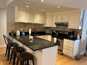 1117 Windward Rd in Milford, CT - Building Photo - Building Photo