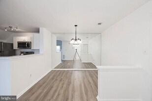1025 Gardenview Loop in Woodbridge, VA - Building Photo