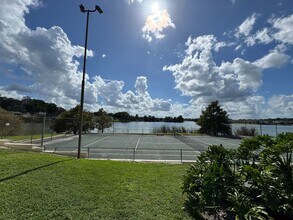 618 Orange Dr in Altamonte Springs, FL - Building Photo - Building Photo