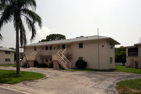 2802-2812 Maiden Ln in Sarasota, FL - Foto de edificio - Building Photo