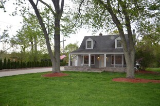 1N037 Ethel St in Wheaton, IL - Building Photo