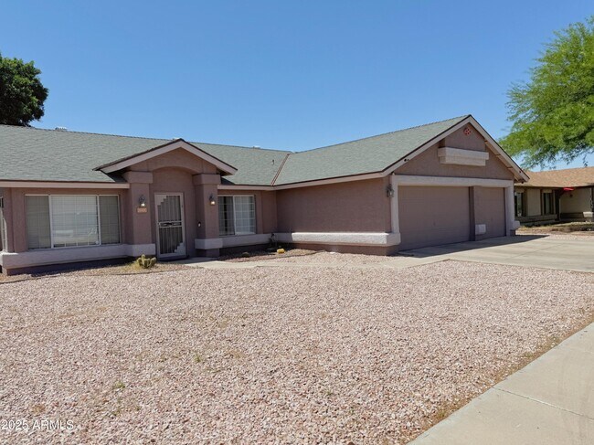 8403 W Dreyfus Dr in Peoria, AZ - Building Photo - Building Photo