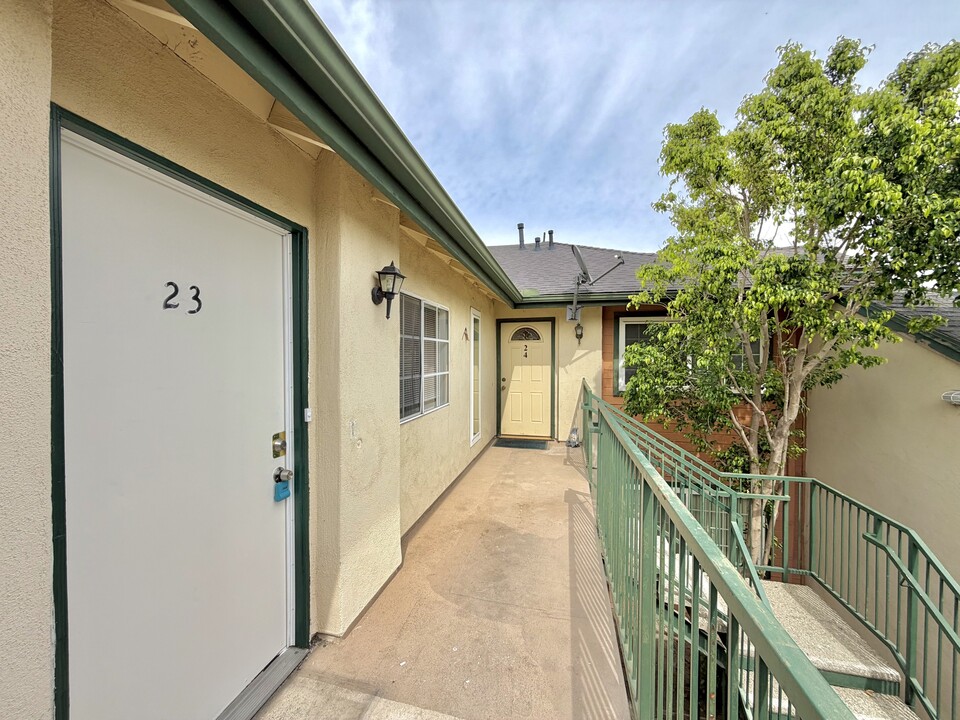 2660 Twain Dr in San Bernardino, CA - Building Photo