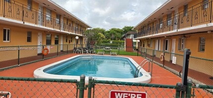 3800 SW 102nd Ave in Miami, FL - Building Photo - Building Photo