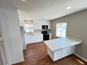 11772 Samuel Dr in Garden Grove, CA - Building Photo - Building Photo