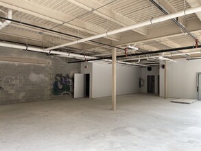 2317 N Clark St in Chicago, IL - Building Photo - Interior Photo