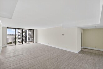 3800 Washington Rd in West Palm Beach, FL - Foto de edificio - Building Photo