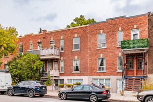 4105 Décarie Boul in Montréal, QC - Building Photo