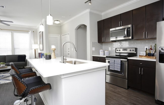 Yorktown Crossing in Houston, TX - Building Photo - Interior Photo