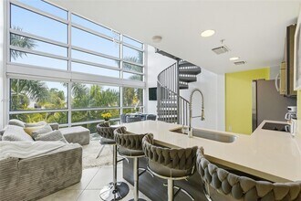 421 Meridian Ave, Unit 16 in Miami Beach, FL - Foto de edificio - Building Photo