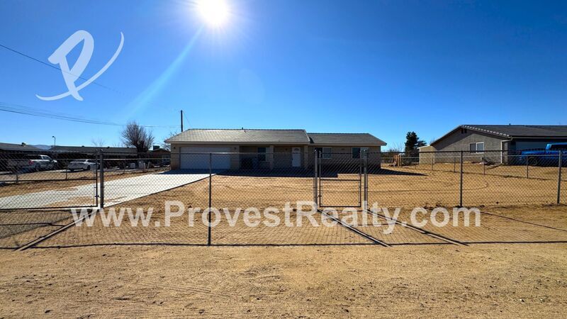 17373 Capri St in Hesperia, CA - Building Photo