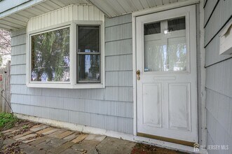 16 Gerard Ave in Old Bridge, NJ - Building Photo - Building Photo
