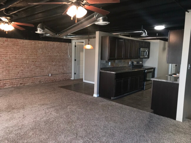 1014 Broadway St in Lubbock, TX - Building Photo - Building Photo