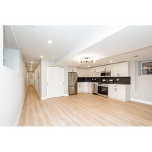 2317 W Iowa St in Chicago, IL - Building Photo - Building Photo