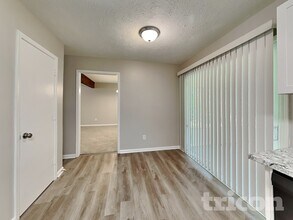 6169 Charring Cross Ct in Lithonia, GA - Foto de edificio - Building Photo