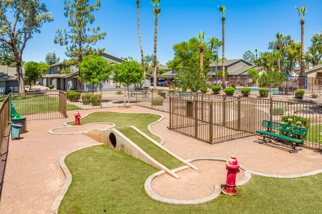 Falcon Glen in Mesa, AZ - Building Photo - Building Photo