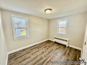 13 Buxton Ave in Somerset, MA - Building Photo - Building Photo