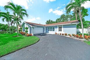 724 Ave Chaumont in Delray Beach, FL - Building Photo