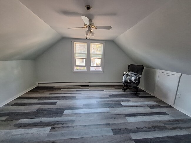 125 Hemlock St, Unit 2nd flr in West Haven, CT - Foto de edificio - Building Photo