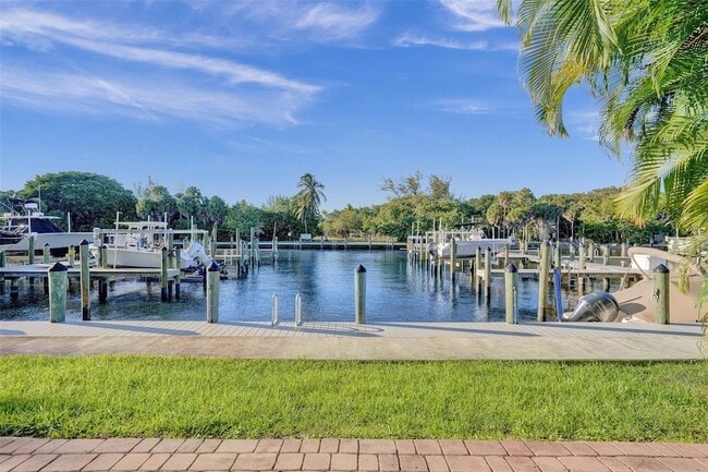 2724 Treasure Cove Cir in Fort Lauderdale, FL - Building Photo - Building Photo