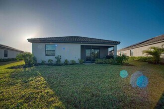 6524 Clairborne Ln in Bradenton, FL - Building Photo - Building Photo