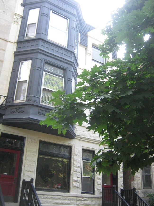 2522 N Burling St-Unit -3 in Chicago, IL - Building Photo - Building Photo