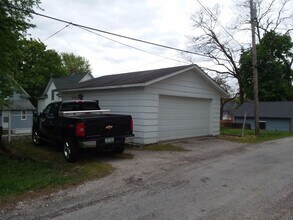 2751 11th Avenue C in Moline, IL - Building Photo - Building Photo