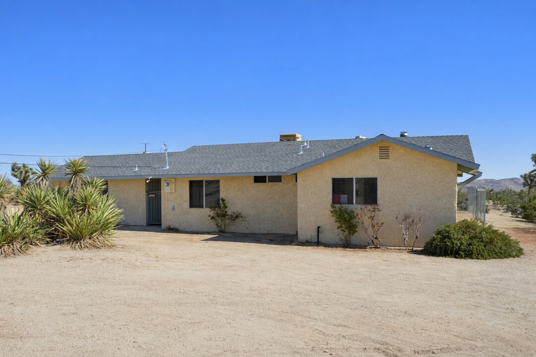 5423 Indio Ave in Yucca Valley, CA - Building Photo