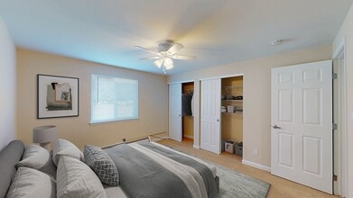 Armor Heights in Orchard Park, NY - Foto de edificio - Building Photo