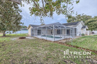 6104 Kinlock Ave in Spring Hill, FL - Building Photo - Building Photo