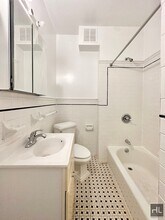 WEST 72 STREET, Unit 5K in New York, NY - Foto de edificio - Building Photo